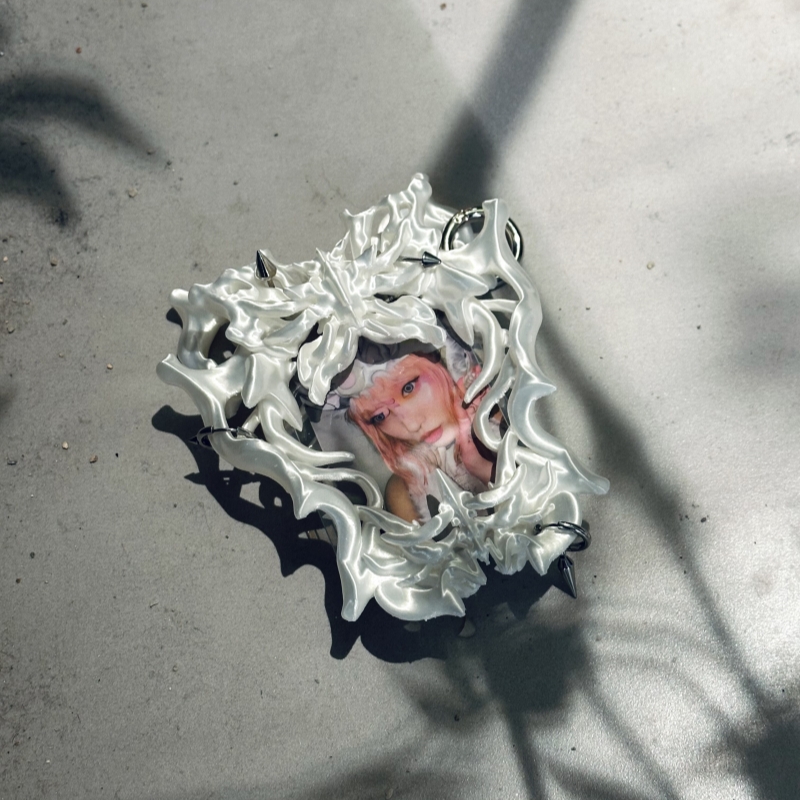 حامل بطاقات صور بتصميم بانك فر - مراجعة 3D Printing Liquid وسعره
